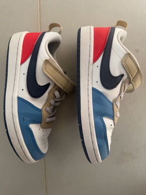 Nike kids shoes used, orange and turquoise, size 29