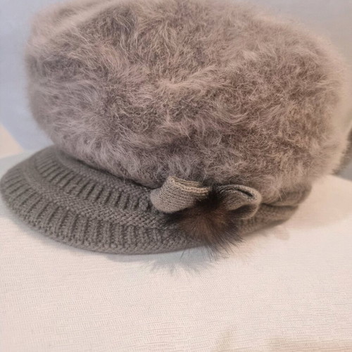 Women's wool beret hat like new, gray-pink, one size