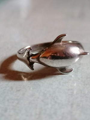 Silver 925 dolphin ring new, size 57.5