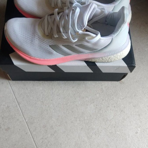 Adidas Astrarun women's sneakers size 40 like new, white