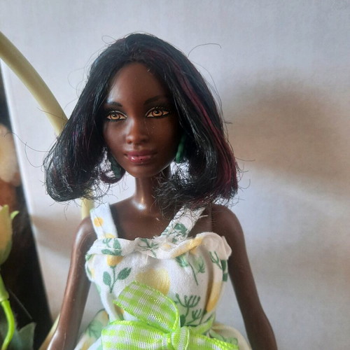 Barbie Fashionistas Doll #25 Blue Brocade used