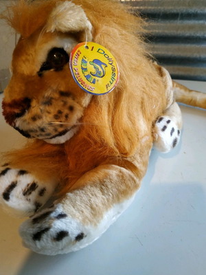 Stuffed lion cub new, 35cm length, ideal gift for boys and girls