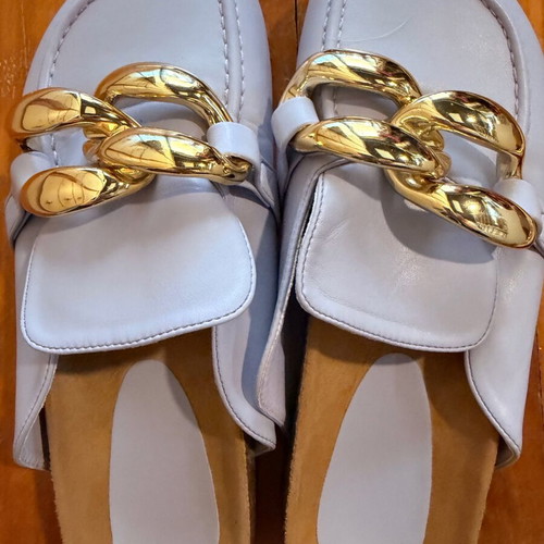 Bueno Shoes Lilac Mules like new, gold decoration, size 40
