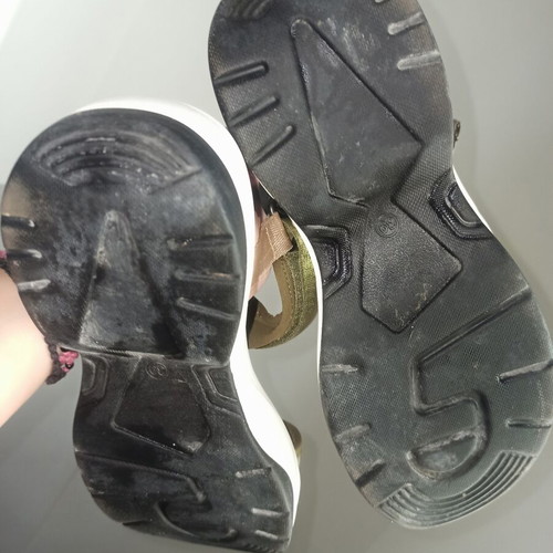 Sneaker sandals like new with thick athletic sole, size 39