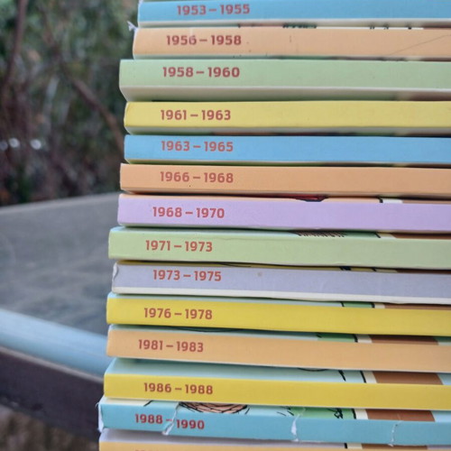 Peanuts comic book set like new, 17 issues by Charles M. Schulz