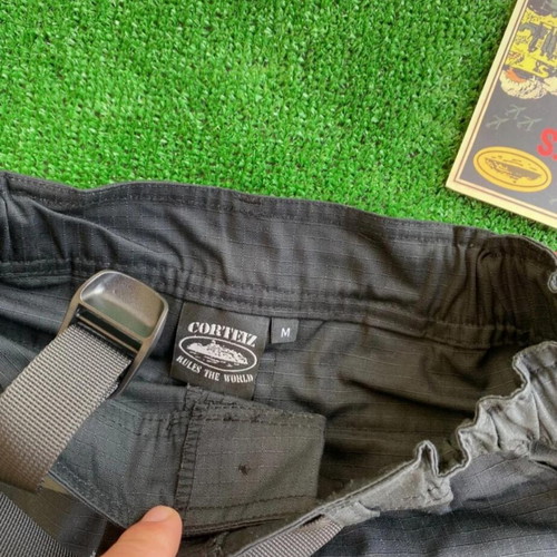 Corteiz cargo shorts, black, size M