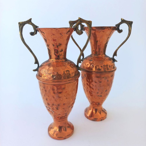 Set of 2 old copper amphorae like new, handmade with bronze handles