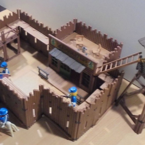 Playmobil Fort Randall officers' fort used