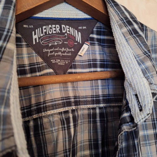 TH Short-Sleeve Shirt Tommy Hilfiger like new