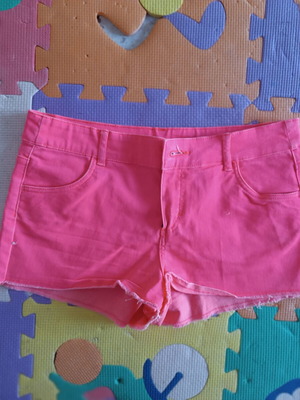 H&M medium no 38 fuchsia shorts like new