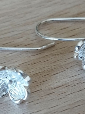 Elegance flower pattern earrings, silver