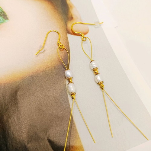 Handmade earrings with pearls new, gold stainless steel