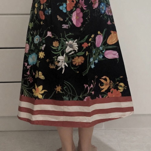 Midi skirt with colorful floral print, like new, size M
