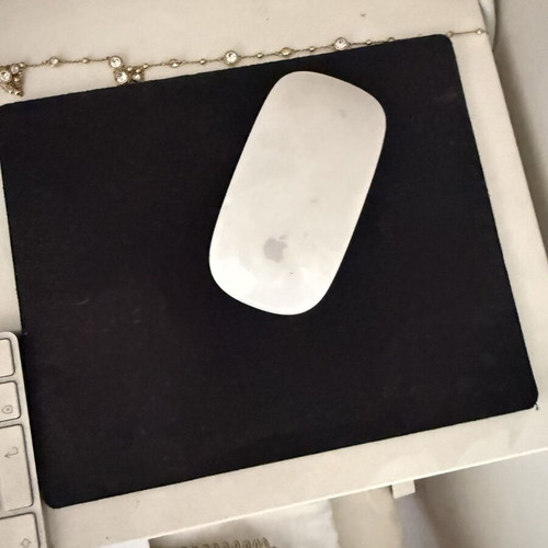 Apple iMac 21.5” 2019 with original keyboard, mouse and power cable