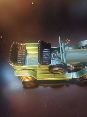 Metal collectible toy car like new