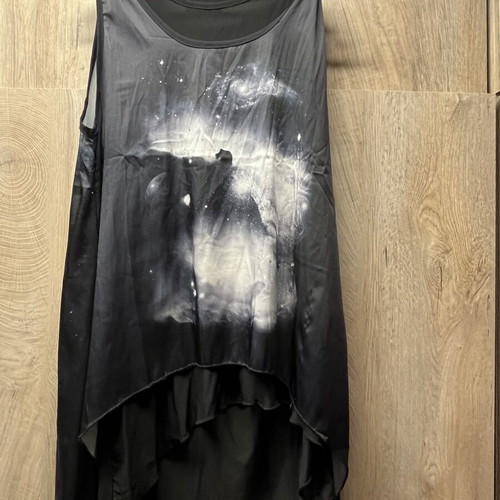 Two-piece tunic new with sheer bottom and unique effect