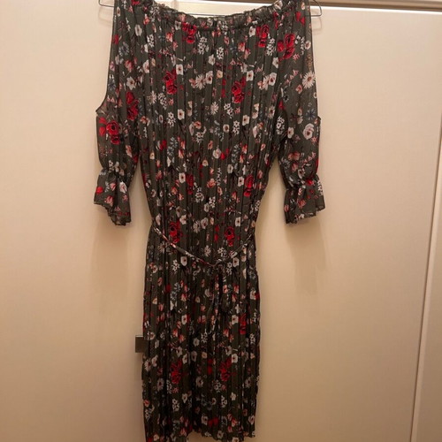 Pleated dress new, one size, green