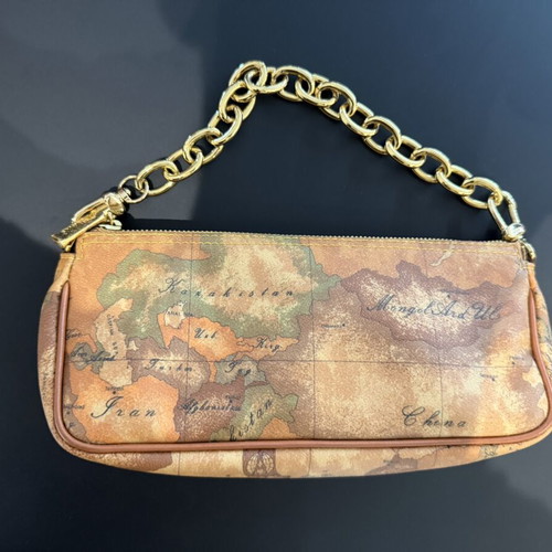 Alviero Martini 1a Classe shoulder bag like new, Geo Classic design