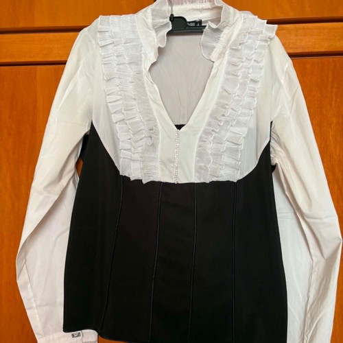 Women's blouse black and white size M used, like new