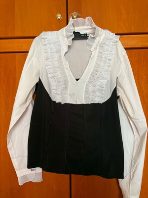 Women's blouse black and white size M used, like new