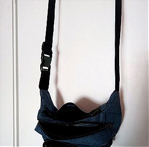 Τσάντα μέσης με πέντε ξεχωριστές θήκες για πολλά πράγματα πρακτική μπλε στο χρώμα του τζιν μήκος λου