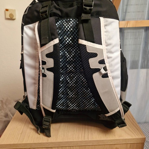 Used POLO school bag with 3 main compartments and insulated material