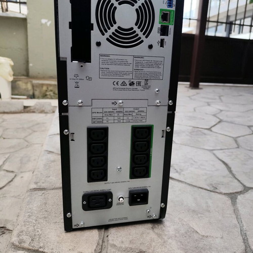UPS APC Smart UPS SMT3000 3000VA used for repair
