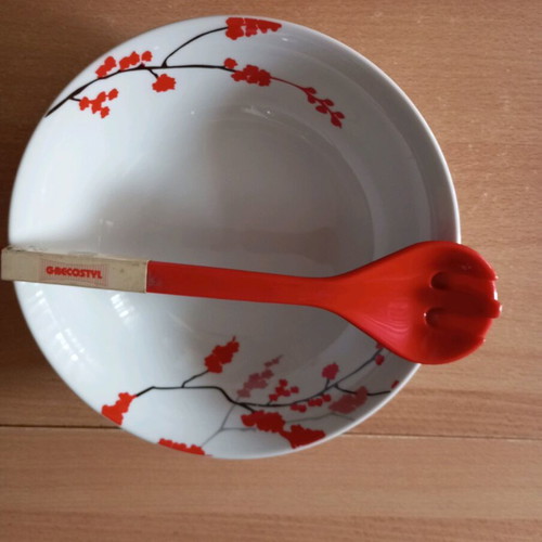 Salad bowl and platter new with serving spoons, 23cm diameter