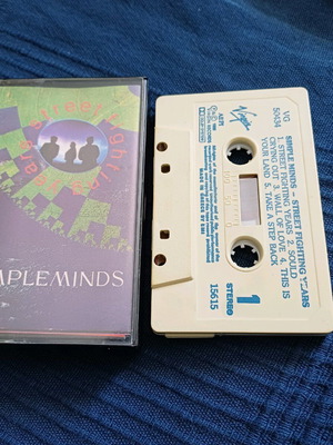 Simple Minds Street Fighting Years cassette like new, rock album