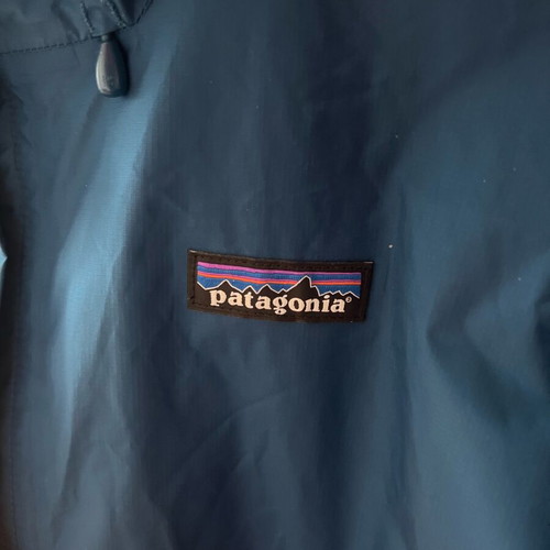 Patagonia Torrentshell men's rain jacket size L like new, blue