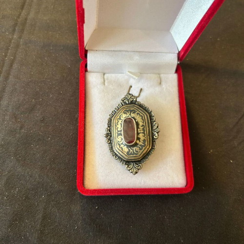 Silver 925 vintage brooch with red stone like new