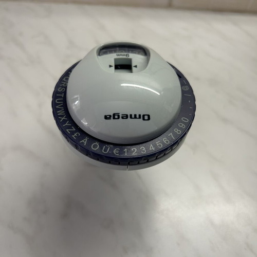 Dymo Omega mechanical handheld label maker like new