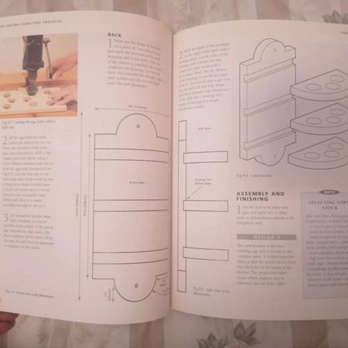 Book in English for DIY small furniture projects at home new