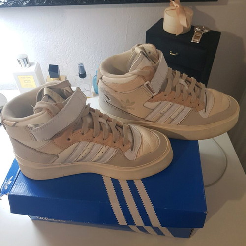 Adidas original women's sneakers size 38 like new, white beige