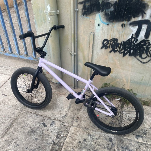 BMX Haro bike like new, 20 inch wheels, male, gears