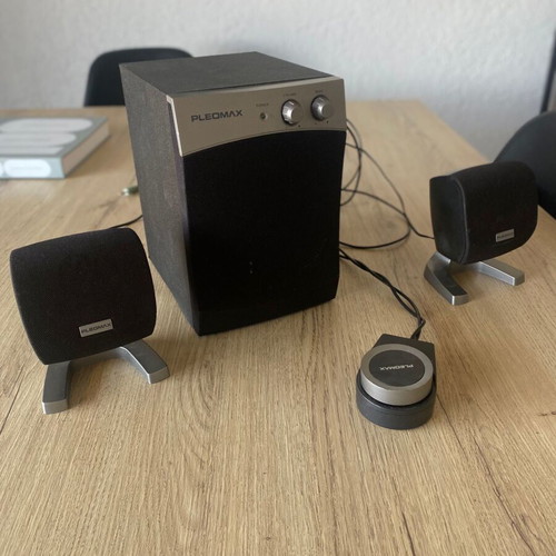 Samsung Pleomax 2.1 speaker system used