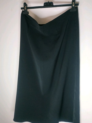 Midi skirt black simple new, size XL