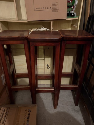 Set of 3 wooden bar stools