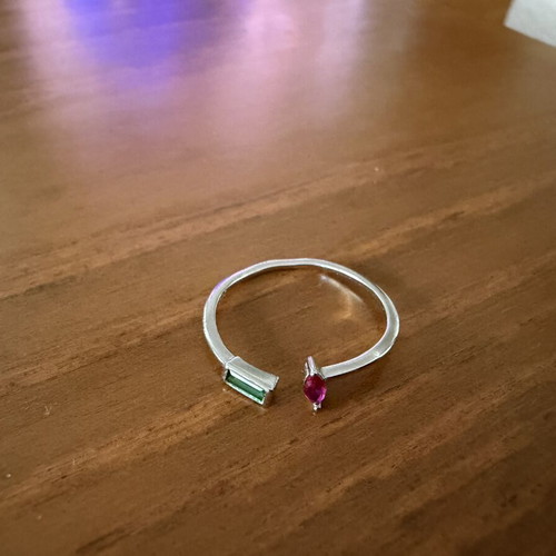 Silver ring with zircon adjustable size like new, pink and silver