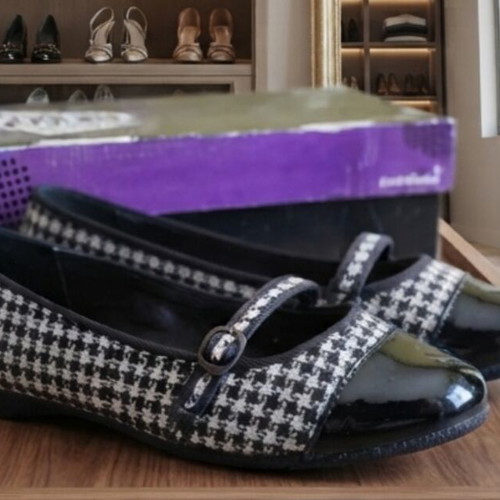 Coolway ballerina shoes size 38, black and white, patent details