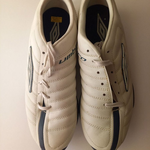 Umbro women's athletic shoes size 39.5 like new, white beige