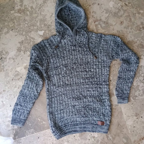 Gray pullover used for boys size 152 cm