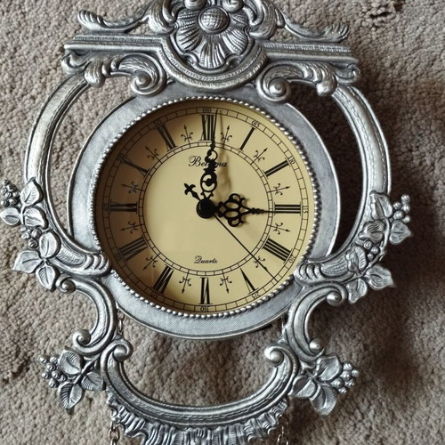 Retro Pendulum Wall Clock new, metal tin coating, battery operated