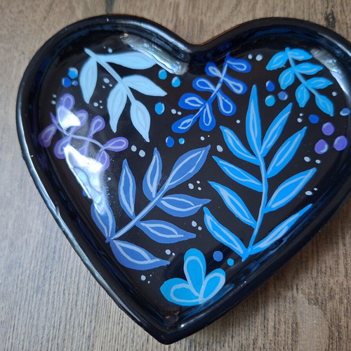 Handmade gypsum tray with acrylic paint and UV resin finish