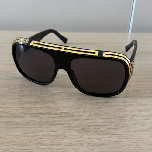 Louis Vuitton Millionaire sunglasses, black
