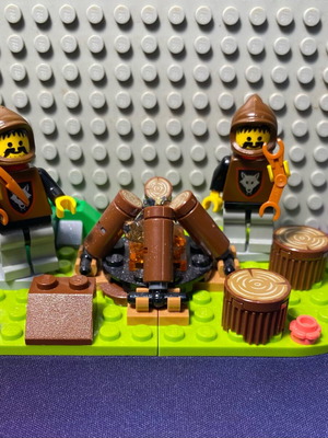 Lego Cas252 Wolfpack minifigures used x2