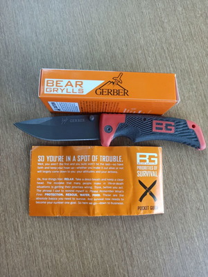 Bear Grylls Folding Pocket Knife new with belt clip