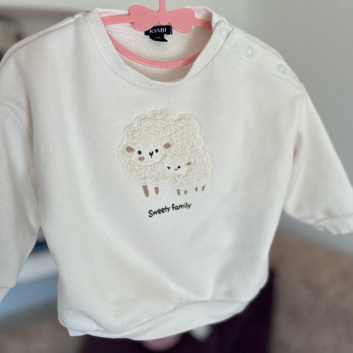 Sweatshirt used, warm for boy or girl