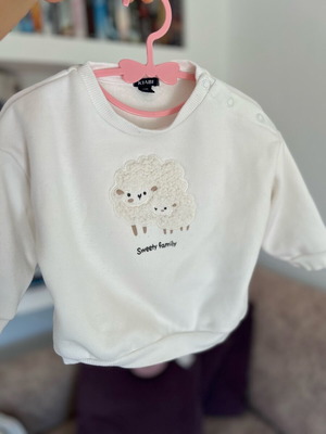 Sweatshirt used, warm for boy or girl