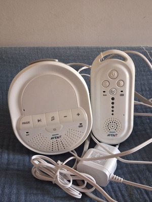 Baby Monitor Philips Avent like new with music, microphone, and night light
